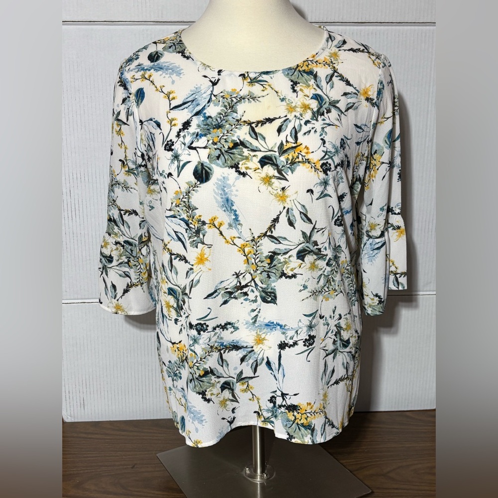 Lee ladies 2x pretty pull over top Bell sleeves 28” length